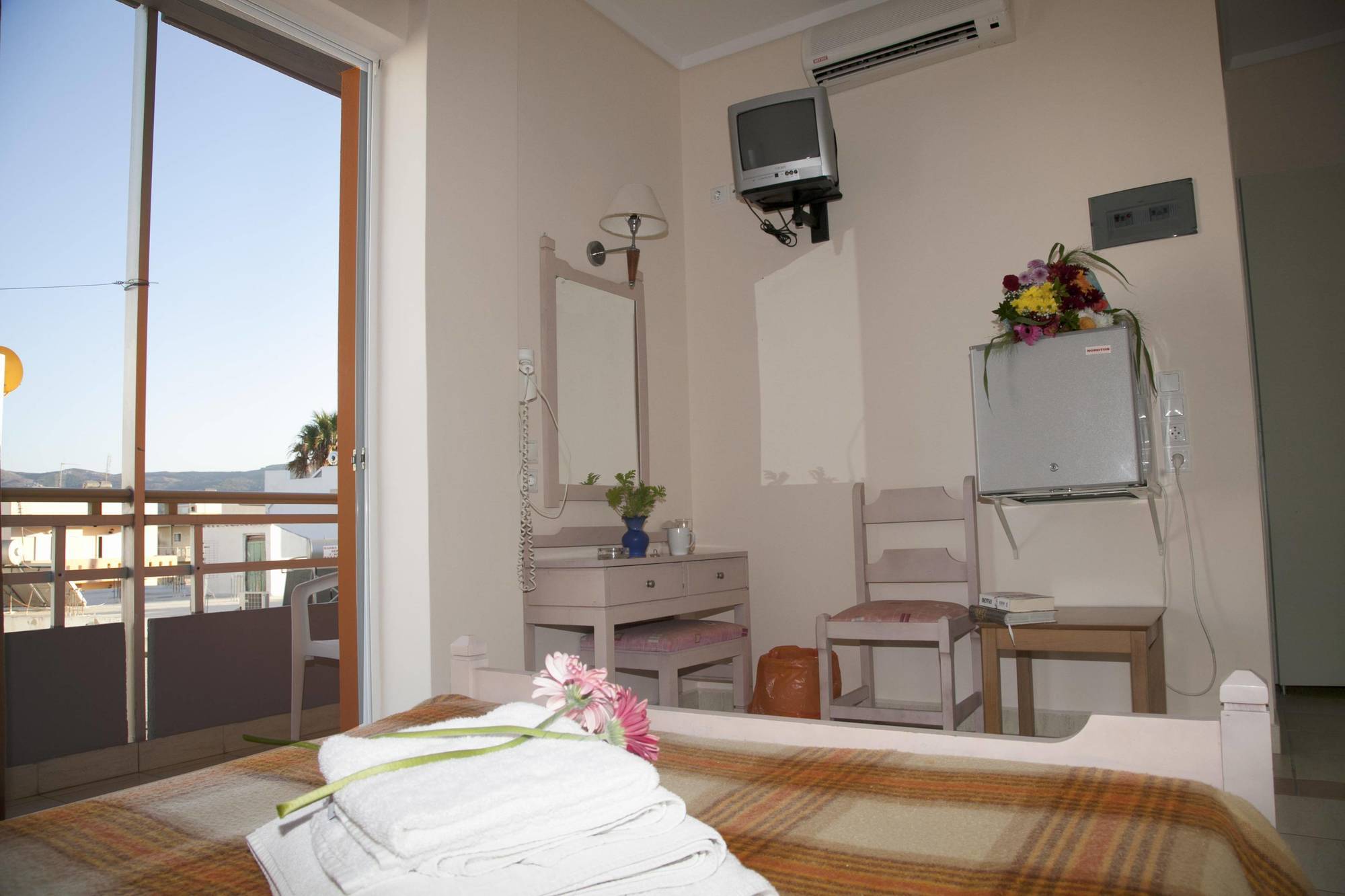 Theonia Hotel Kos By Eksteriør billede